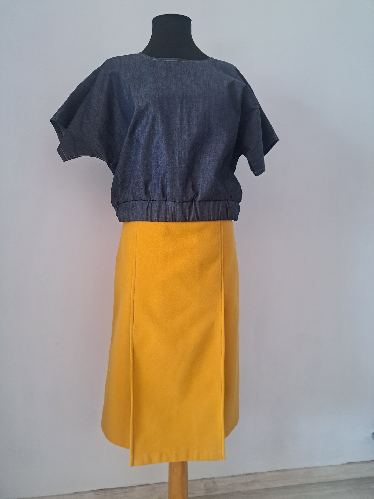 Fustă din stofă groasă