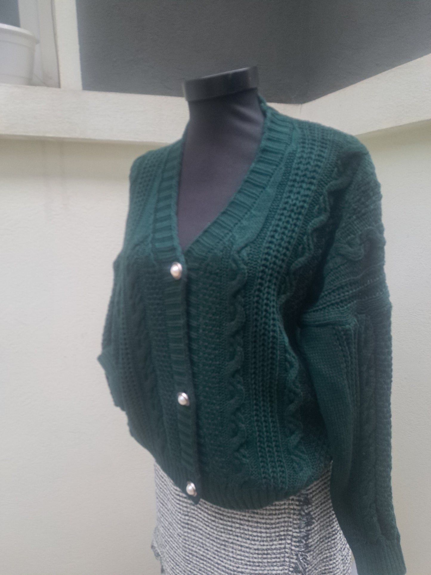Cardigan cu torsade și nasturi perlă