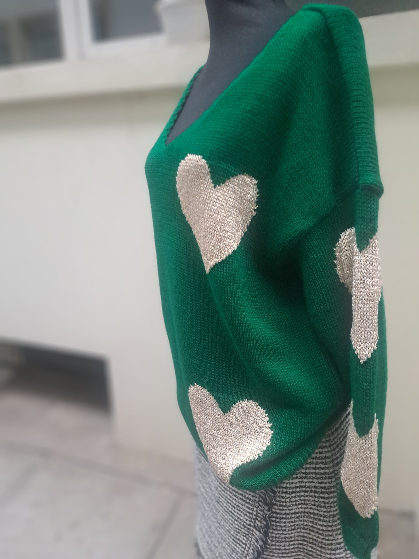 Pulover verde cu inimi