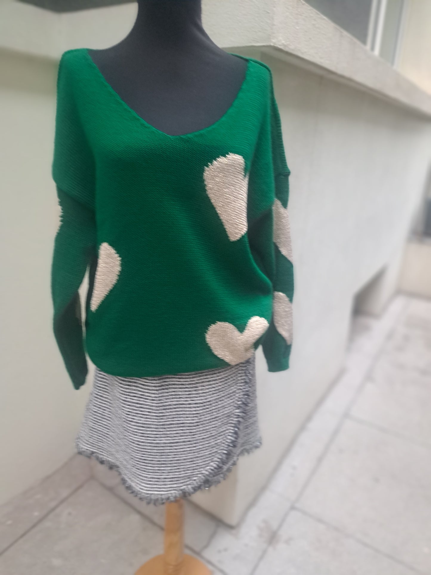 Pulover verde cu inimi